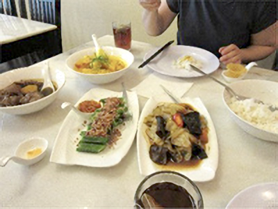 マラッカでのニョニャ料理の昼食