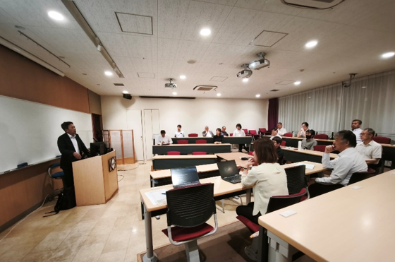 8月例会を開催 ~会員2名が事例発表~